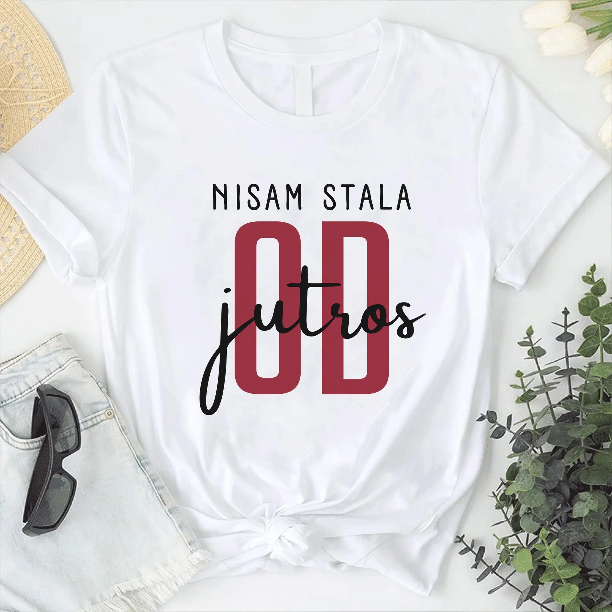 bela-zenska-majica-mockup-1